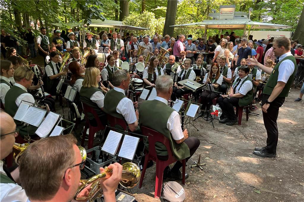 Mit Musik brachten sich die Lembecker in Stimmung.