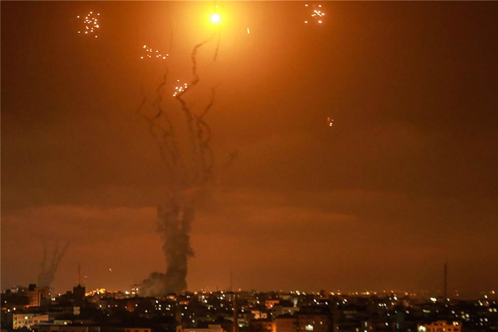 Isaac Tourgman sieht Israel im Zugzwang: „Der schlafende Riese ist erwacht“ Raketenabwehrsystem im Einsatz