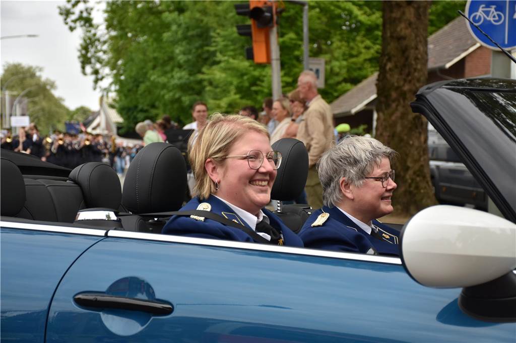 Mit rund 1300 Musikerinnen und Musikern und über 30 Gruppen hat die Musikkapelle Wiesentaler am Samstag ihr 125-jähriges Bestehen gefeiert. Einer der Höhepunkte war das gemeinsame Spiel auf dem neuen Mühlenplatz.