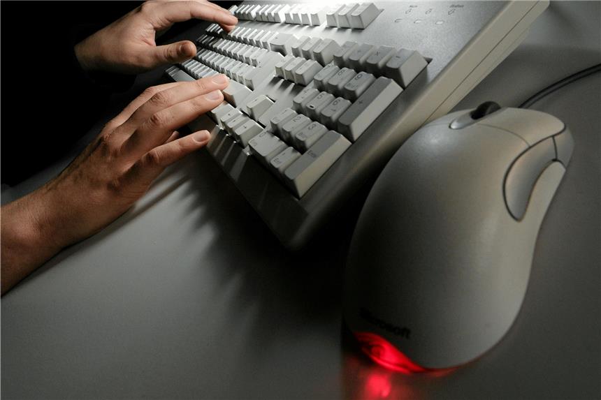 Experten geben Tipps, wie man sich schützen kann Mit Schad-Programmen wie Trojanern verschlüsseln Hacker ganze Computer und erpressen so ihre Opfer.