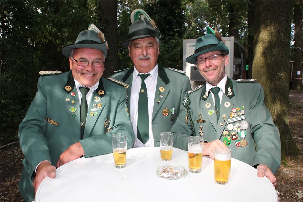 Mit schottischer Dudelsackmusik, Böllerschüssen, lobenden Worten für das scheidende Kaiserpaar Ludger Reckers und Anita Fisher und einer Vielzahl an Gästen feierte der Schützenverein Frohsinn 07 Werne am Samstag ein gelungenes Sommerschützenfest.