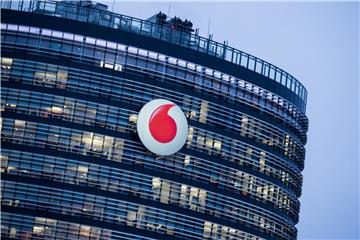 Mit seinem neuen TarifRed XL hebt Vodafone für Mobilfunkkunden die Begrenzung des Datenvolumens auf. Foto: Rolf Vennenbernd