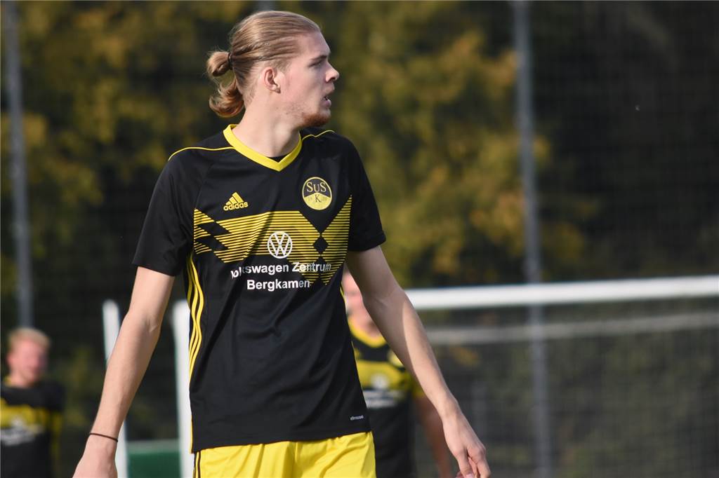 Welchen Kaiserauer würden Sie gerne am Freitag tunneln, Marvin Schuster? Mit seinen Toren für den SuS Kaiserau sorgte Stürmer Marvin Schuster maßgeblich dafür, dass der Klub die Landesliga hielt.