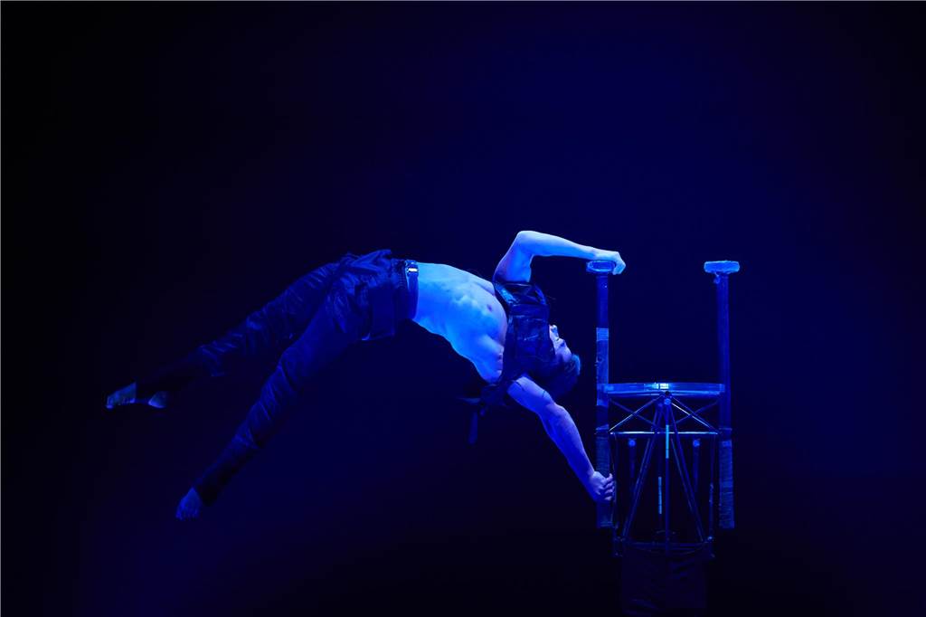 Mit seiner zwölften X-Mas-Show bringt Zirkus Flic Flac wieder spektakuläre Stunts nach Dortmund.