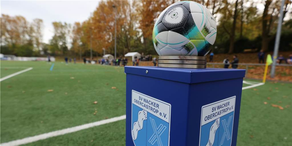 Auch ein Mexikaner schließt sich Wacker Obercastrop an Mit Spielball in der Erin-Kampfbahn kickt künftig ein junger Mexikaner.