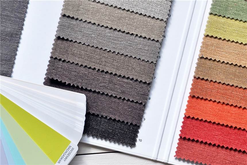 Handwerkliches Geschick für ein stimmiges Gesamtbild Mit Stoffen und Farben sorgen Raumausstatter für den besonderen Look in jedem Raum.