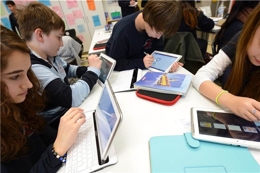 Digitalisierung in Schulen: Probleme und Chancen in Dorsten Mit Tablets im Unterricht arbeiten – das ist an den Schulen in Castrop-Rauxel noch keine Selbstverständlichkeit.