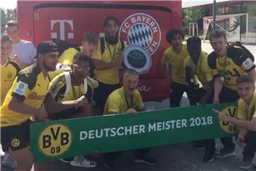 Mit viel Jubel zur Meisterschaft: die U17 des BVB.