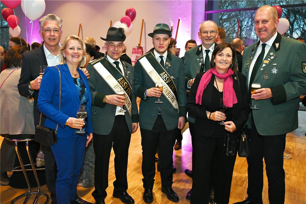 Gäste beim NRW-Schausteller-Empfang im Recklinghäuser Ruhrfestspielhaus.