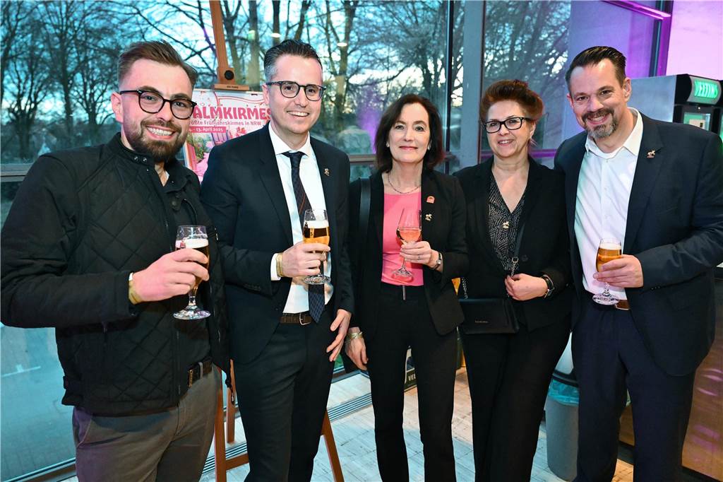 Gäste beim NRW-Schausteller-Empfang im Recklinghäuser Ruhrfestspielhaus.