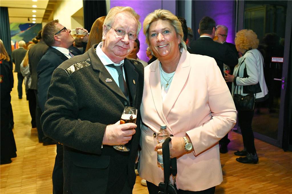 Gäste beim NRW-Schausteller-Empfang im Recklinghäuser Ruhrfestspielhaus.