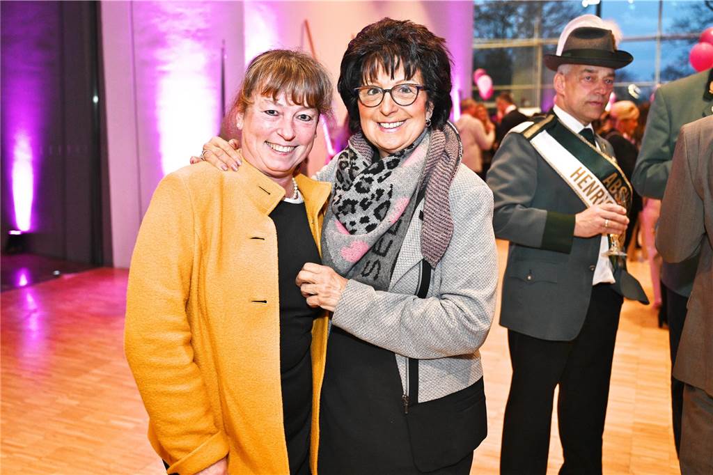 Gäste beim NRW-Schausteller-Empfang im Recklinghäuser Ruhrfestspielhaus.