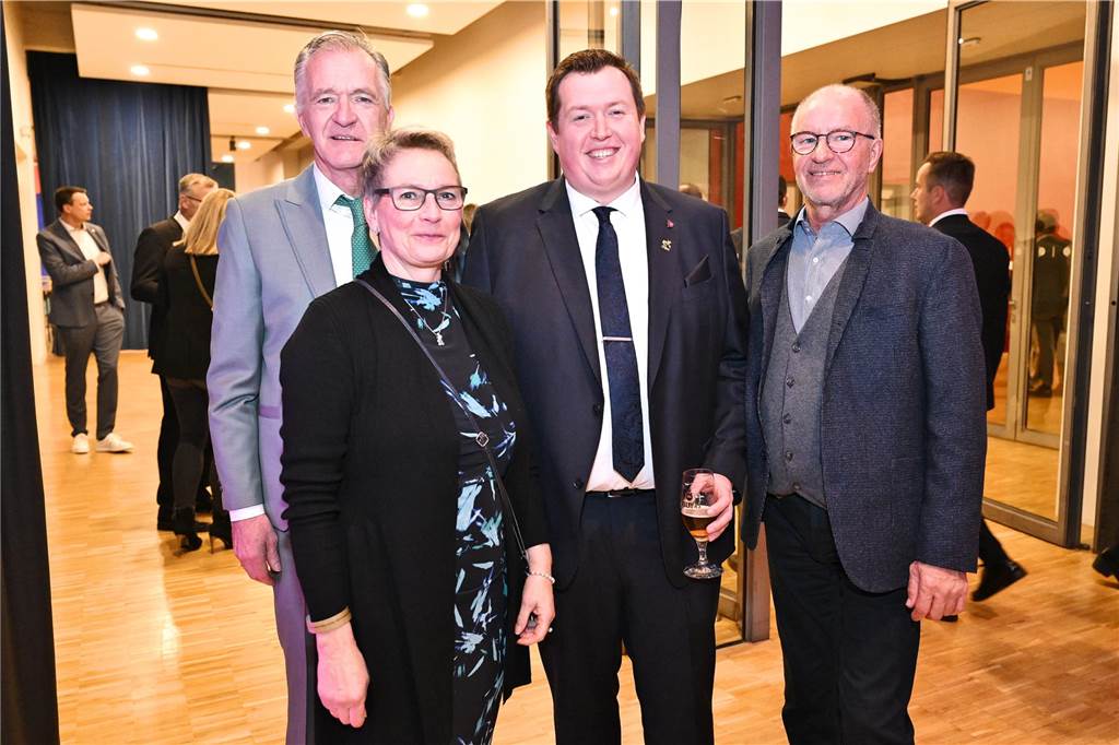 Gäste beim NRW-Schausteller-Empfang im Recklinghäuser Ruhrfestspielhaus.