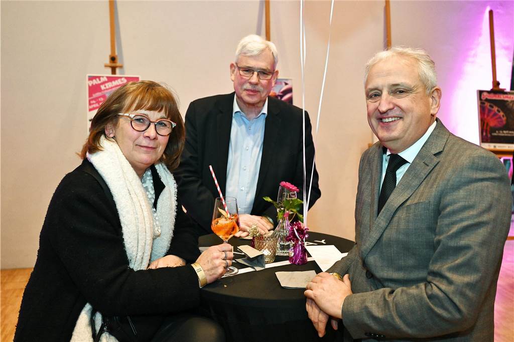 Gäste beim NRW-Schausteller-Empfang im Recklinghäuser Ruhrfestspielhaus.
