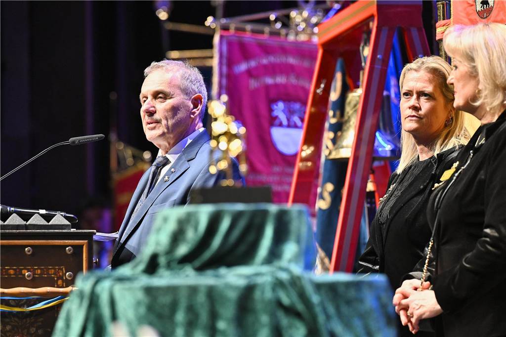 Gäste beim NRW-Schausteller-Empfang im Recklinghäuser Ruhrfestspielhaus.