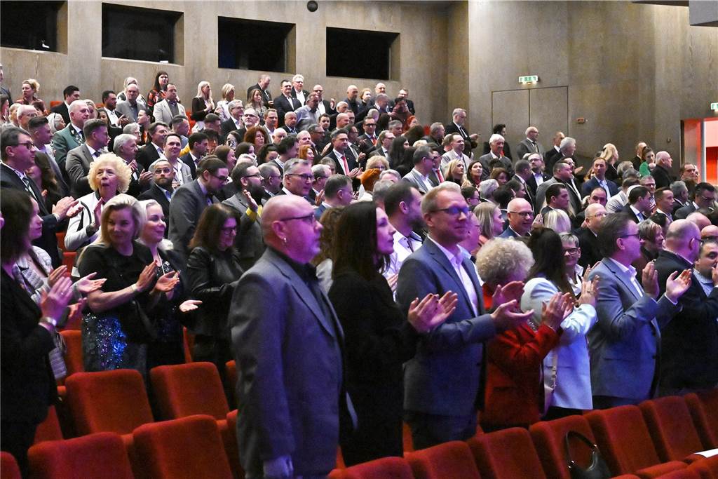 Gäste beim NRW-Schausteller-Empfang im Recklinghäuser Ruhrfestspielhaus.