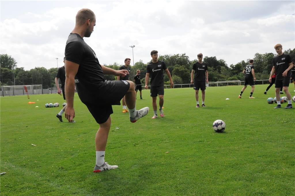 Mit vier externen Neuzugängen und vier Spielern aus der eigenen A-Jugend als Verstärkungen ist der TuS Haltern am See in die Vorbereitung auf die Westfalenliga-Saison 2023/24 gestartet.
