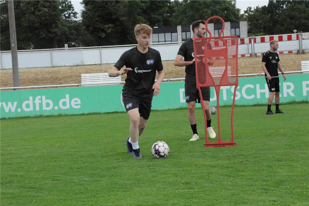 Mit vier externen Neuzugängen und vier Spielern aus der eigenen A-Jugend als Verstärkungen ist der TuS Haltern am See in die Vorbereitung auf die Westfalenliga-Saison 2023/24 gestartet.