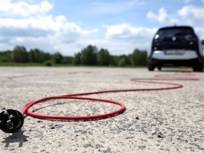 Mit wachsender Elektromobilität wird auch der Stromverbrauch deutlich ansteigen. Foto: Jan Woitas