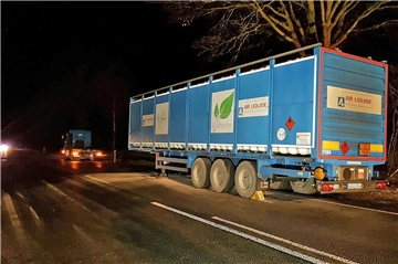 Mit Wasserstoff war der LKW beladen, der am Montagabend auf der B 58 Feuer fing.