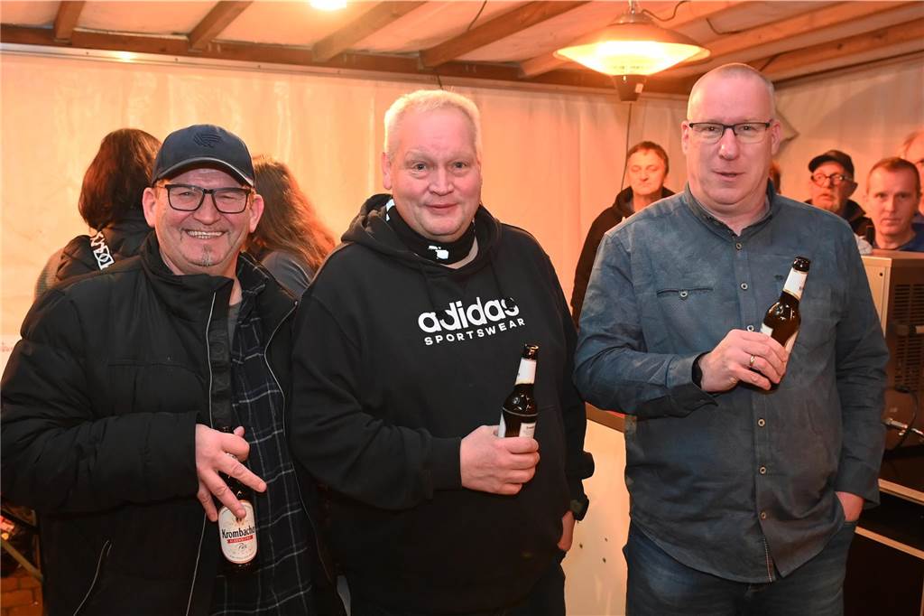 Mit westfälischen Spezialitäten, wie Panhas, Wurstebrot oder auch Grünkohl gab es beim Jahresauftakt des Heimatvereins Wulfen eine leckere Auswahl an Speisen. Passend dazu wurden von den einzelnen Vereinsgruppen frisch gebrautes Bier oder selbst gemachte Liköre angeboten. 