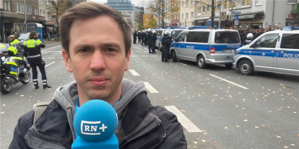 VfB-Fans planten wohl Angriff auf BVBler - der Großeinsatz im Ticker Mit zahlreichen Einsatzkräften musste die Polizei am Samstagmittag auf eine unerwartete Fan-Aktion reagieren.