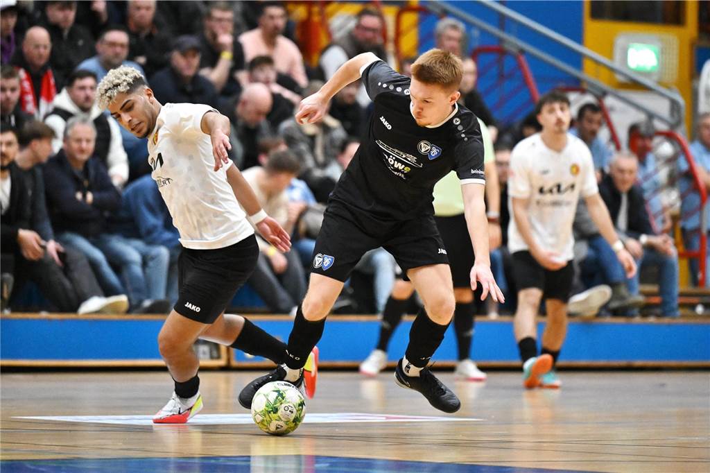 Mit zwei Siegen in der Gruppenphase zog der TuS Haltern beim Mitternachtscup ins Viertelfinale ein, wo dann die Spvgg. Erkenschwick mit 4:1 geschlagen wurde. Es folgte ein Sieg im Neunmeterschießen gegen die SSV Buer, ehe dank eines 3:2 gegen den DSC Wanne-Eickel der Titel gefeiert werden konnte.