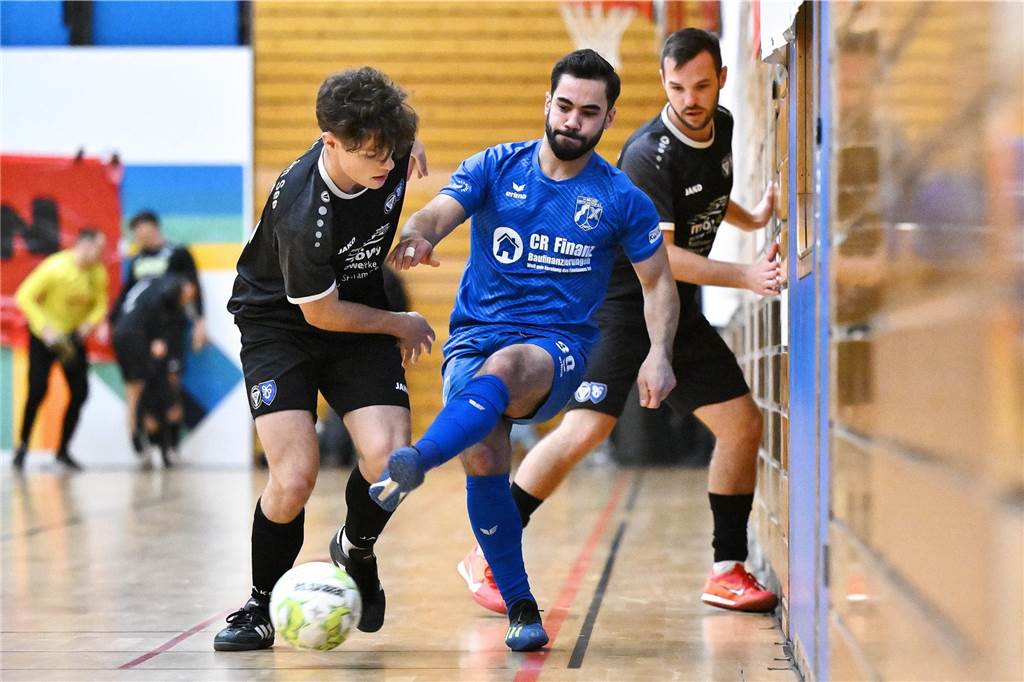 Mit zwei Siegen in der Gruppenphase zog der TuS Haltern beim Mitternachtscup ins Viertelfinale ein, wo dann die Spvgg. Erkenschwick mit 4:1 geschlagen wurde. Es folgte ein Sieg im Neunmeterschießen gegen die SSV Buer, ehe dank eines 3:2 gegen den DSC Wanne-Eickel der Titel gefeiert werden konnte.