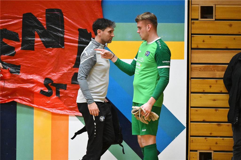 Mit zwei Siegen in der Gruppenphase zog der TuS Haltern beim Mitternachtscup ins Viertelfinale ein, wo dann die Spvgg. Erkenschwick mit 4:1 geschlagen wurde. Es folgte ein Sieg im Neunmeterschießen gegen die SSV Buer, ehe dank eines 3:2 gegen den DSC Wanne-Eickel der Titel gefeiert werden konnte.