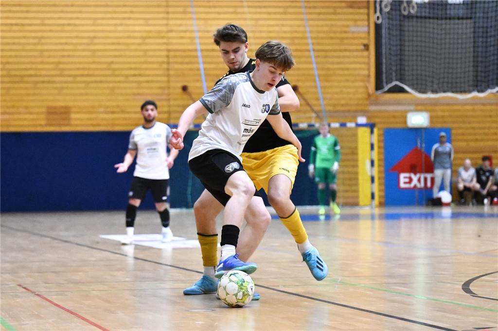 Mit zwei Siegen in der Gruppenphase zog der TuS Haltern beim Mitternachtscup ins Viertelfinale ein, wo dann die Spvgg. Erkenschwick mit 4:1 geschlagen wurde. Es folgte ein Sieg im Neunmeterschießen gegen die SSV Buer, ehe dank eines 3:2 gegen den DSC Wanne-Eickel der Titel gefeiert werden konnte.