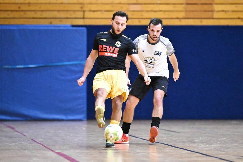 Mit zwei Siegen in der Gruppenphase zog der TuS Haltern beim Mitternachtscup ins Viertelfinale ein, wo dann die Spvgg. Erkenschwick mit 4:1 geschlagen wurde. Es folgte ein Sieg im Neunmeterschießen gegen die SSV Buer, ehe dank eines 3:2 gegen den DSC Wanne-Eickel der Titel gefeiert werden konnte.