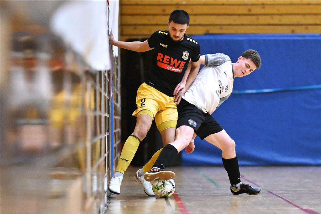 Mit zwei Siegen in der Gruppenphase zog der TuS Haltern beim Mitternachtscup ins Viertelfinale ein, wo dann die Spvgg. Erkenschwick mit 4:1 geschlagen wurde. Es folgte ein Sieg im Neunmeterschießen gegen die SSV Buer, ehe dank eines 3:2 gegen den DSC Wanne-Eickel der Titel gefeiert werden konnte.
