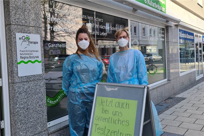 Neues Corona-Testzentrum im Dortmunder Westen öffnet nur am Wochenende Mitarbeiterinnen aus dem Team der Praxis für Ergotherapie Bodynek machen samstags und sonntags in der Mittagszeit Corona-Tests.