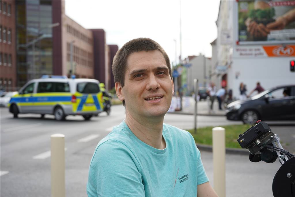 Dortmunder Radfahrer demonstrieren mit Kuscheltieren für mehr Sicherheit Mitorganisator Peter Fricke hofft, dass sich durch die Demo bald etwas für die Radfahrer in Dortmund verändert.