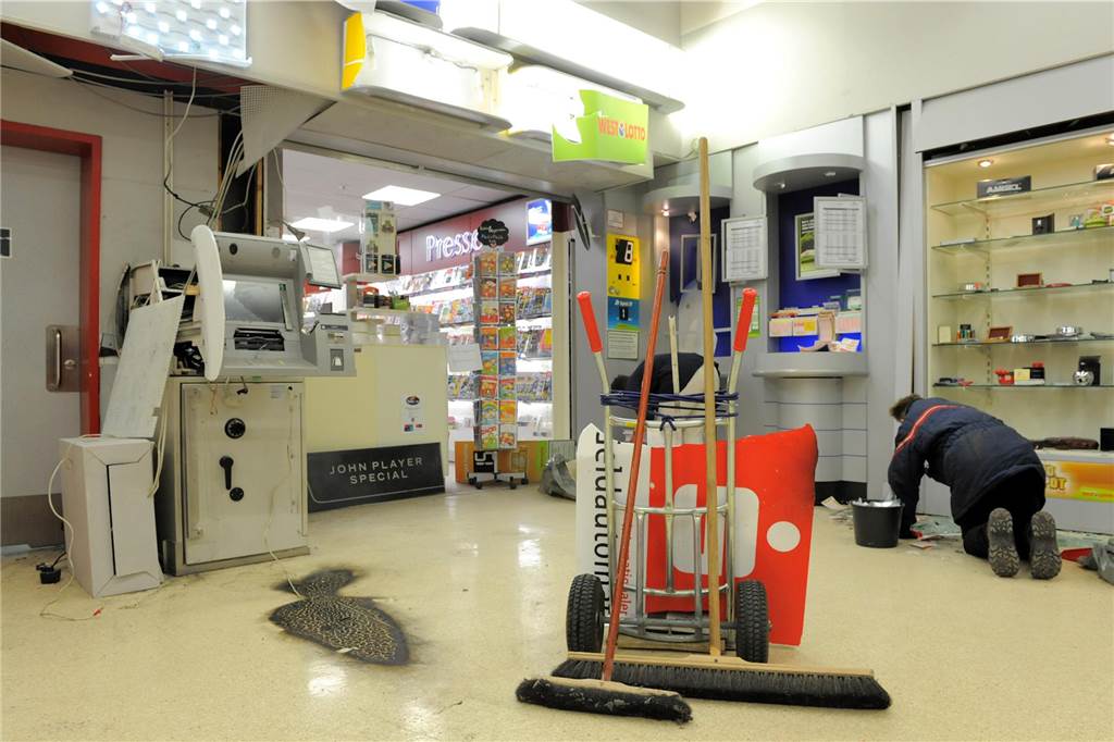 Schon wieder ein Geldautomat weniger: Gerät bei Kaufland abgebaut Mitte August 2016 hatten Kriminelle in der Nacht erstmals den Geldautomaten in der Kaufland-Filiale gesprengt.