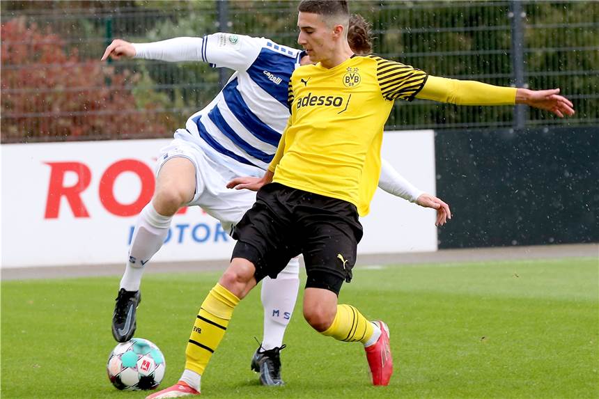 BVB-U19: Das Derby steht an – und ist an der Tabellenspitze richtungsweisend Mittelfeldspieler Göktan Gürpüz trumpfte beim 5:1 gegen Ajax stark auf.
