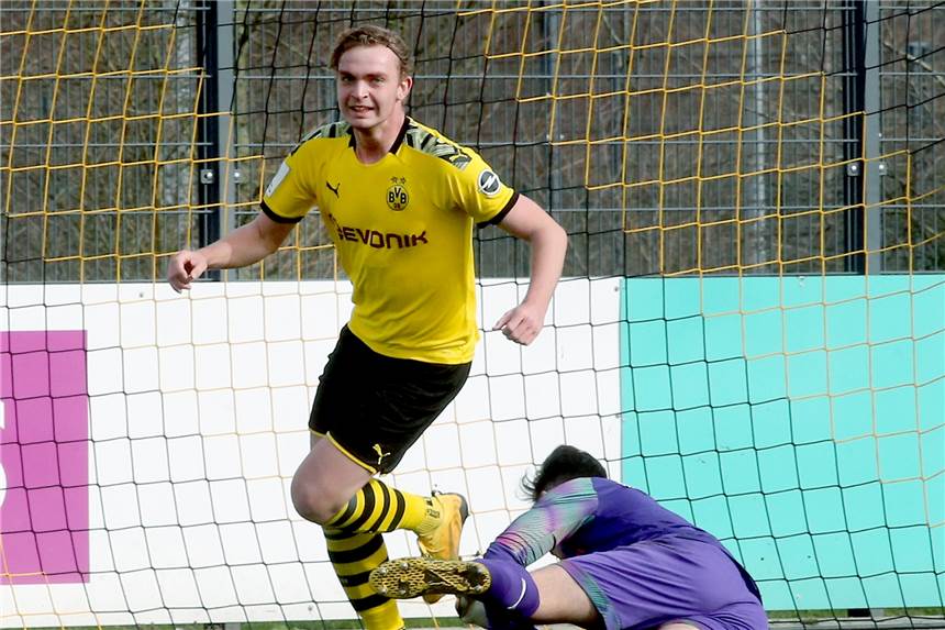 Die U19 des BVB besiegt den nächsten Senioren-Regionalligisten – diesmal sogar deutlich Mittelstürmer Bradley Fink steuerte zwei Treffer zum Sieg der U19 des BVB am Dienstagabend bei.
