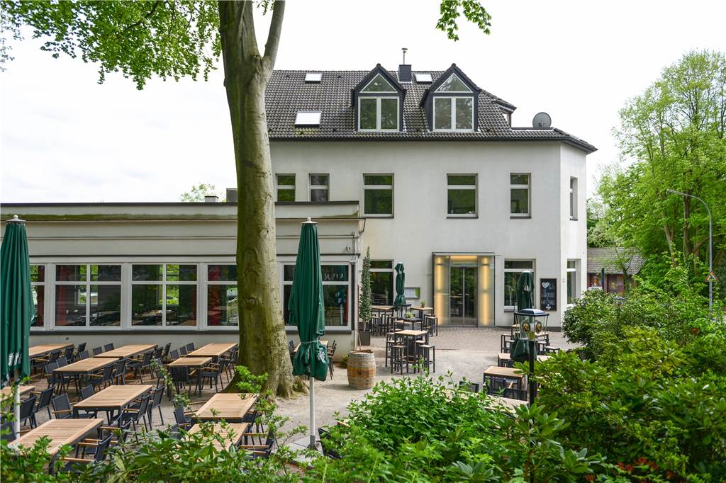 Mitten im Weitmarer Holz in Bochum liegt das Forsthaus mit großem Biergarten, exquisiter Küche und Kinderspielplatz.