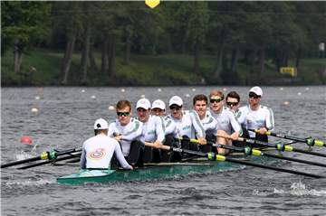 Mittendrin: Christopher Reinhardt (5.v.l.) hat seinen Platz im Deutschland-Achter bei der Wedau-Regatta weiter gefestigt und darf auf einen WM-Start im DRV-Flaggschiff hoffen.