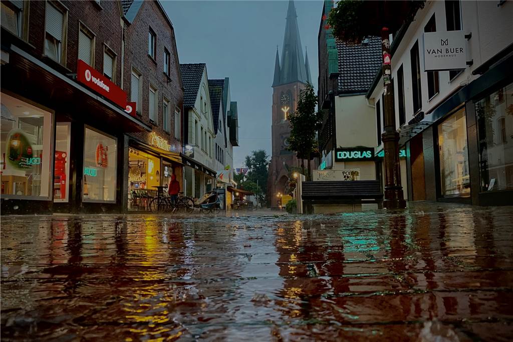 Mittwochmorgen kam es zu Platzregen über der Innenstadt.