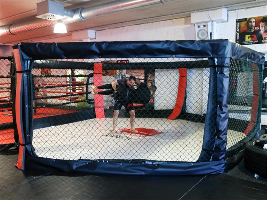 Die richtige Kampfsportart finden Mixed Martial Arts (MMA) - hier in der Fight Lounge in Dortmund - vereint verschiedene Kampfkünste in einer Sportart: Judo, Ringen, Grappling, Boxen, Jiu-Jitsu, Kickboxen und Muay Thai. Foto: Ina Fassbender/dpa-tmn