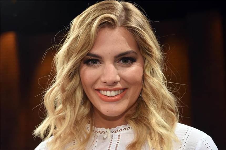 Model Angelina Kirsch sitzt in der Jury der RTL-II-Casting-Show „Curvy Supermodel“. Foto: Henning Kaiser
