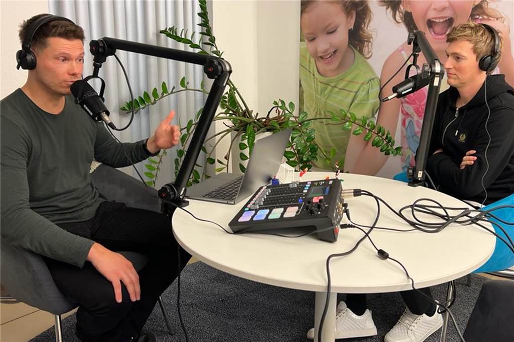 Moderator Chris Thannheiser (l.) und Christian Brüse sprechen im Übersteiger-Podcast.