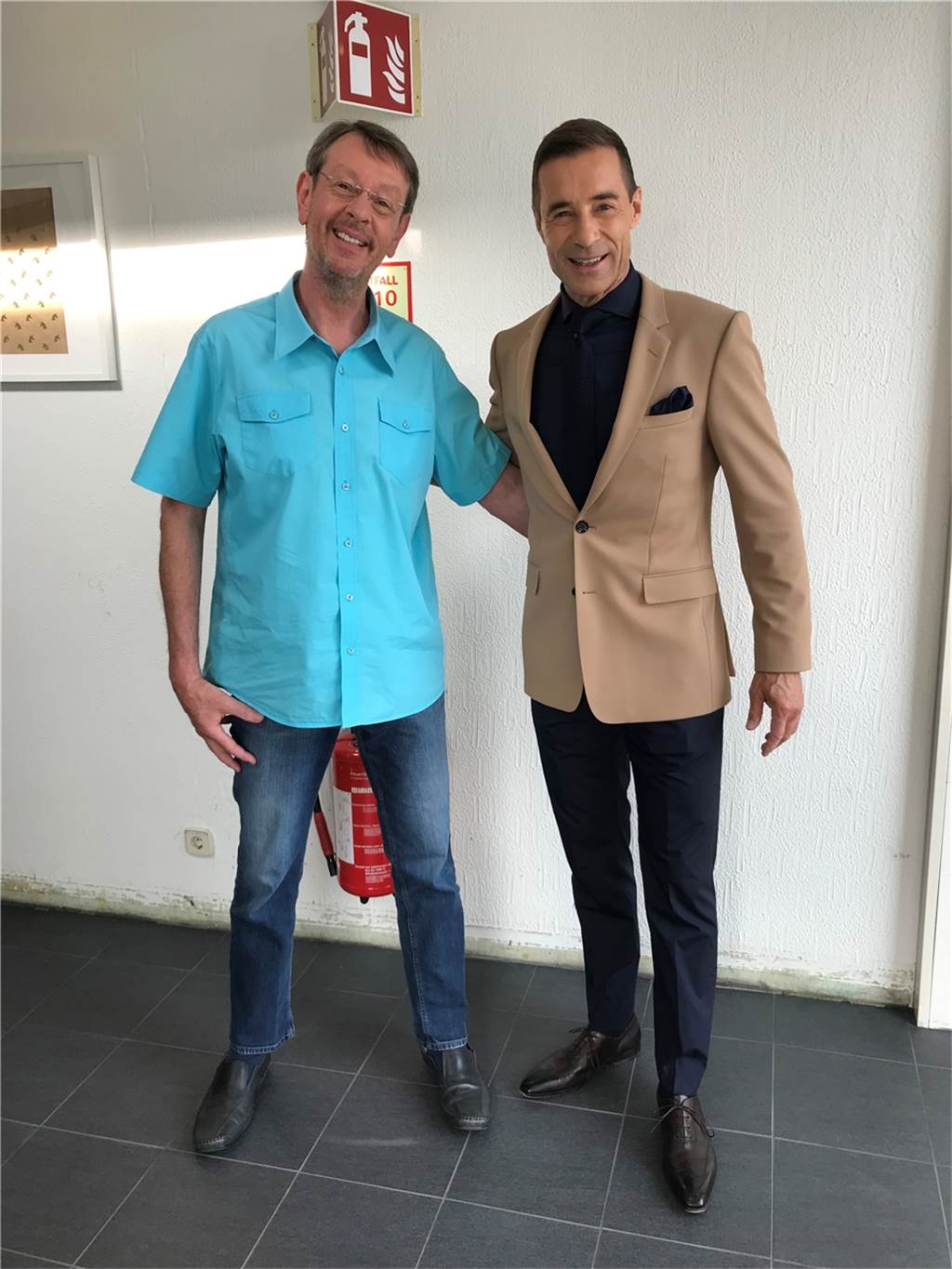 „Kaum zu glauben“: Diskallico im Hamburger Studio mit Kai Pflaume Moderator Kai Pflaume stellte sich gerne für ein Foto mit Karl Jehle vor die Kamera.
