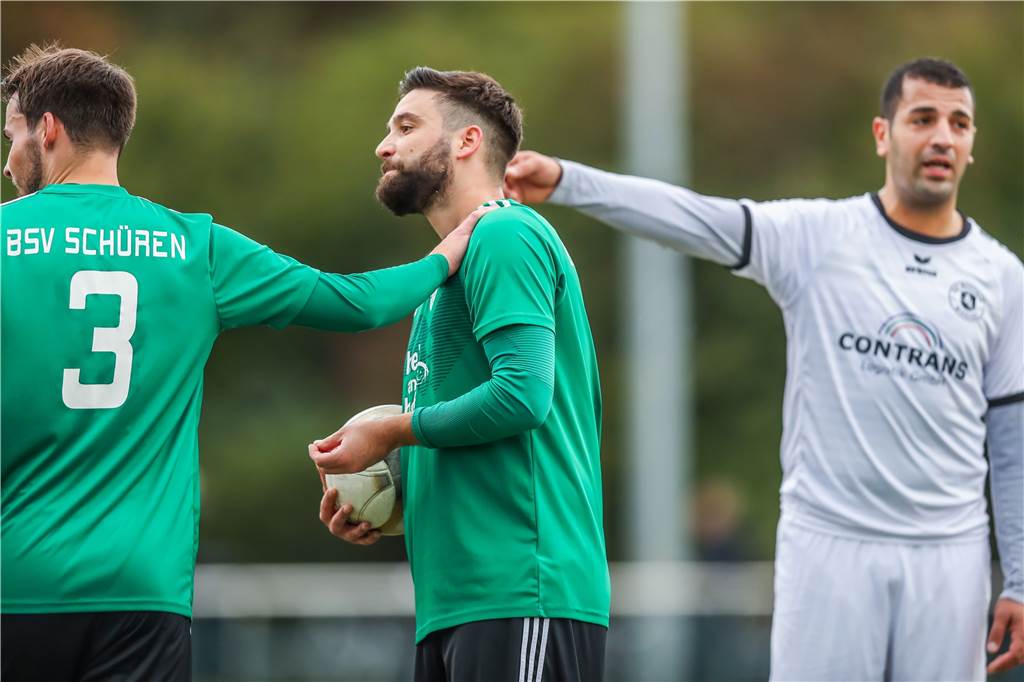 Wickedes Wandervogel ist zurück - und sorgt direkt für die genialen Momente Mohamed Lmcademali (r.) zeigte im Spiel gegen Schüren, wo es lang ging und spielte einige feine Pässe.