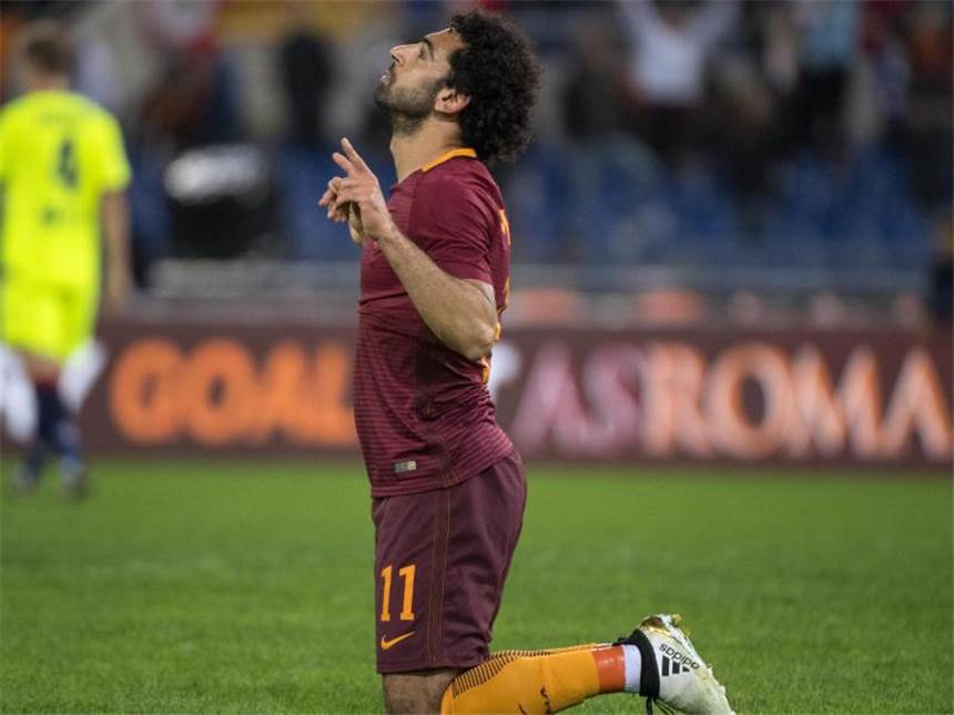 Ägypter Salah wechselt aus Rom zum FC Liverpool Mohamed Salah unterschrieb beim FC Liverpool einen Fünfjahresvertrag. Foto: Claudio Peri