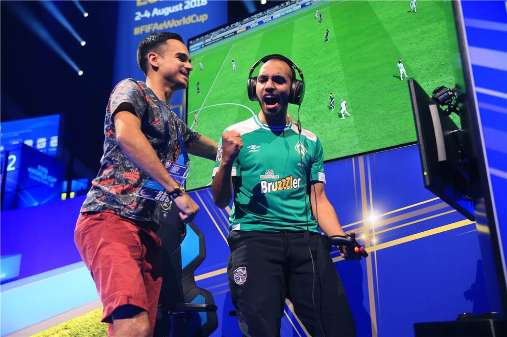 Das plant der VfR Rauxel im E-Sport-Bereich Mohammed Harkous („Mo Aubameyang“/r.) spielt für den SV Werder Bremen.