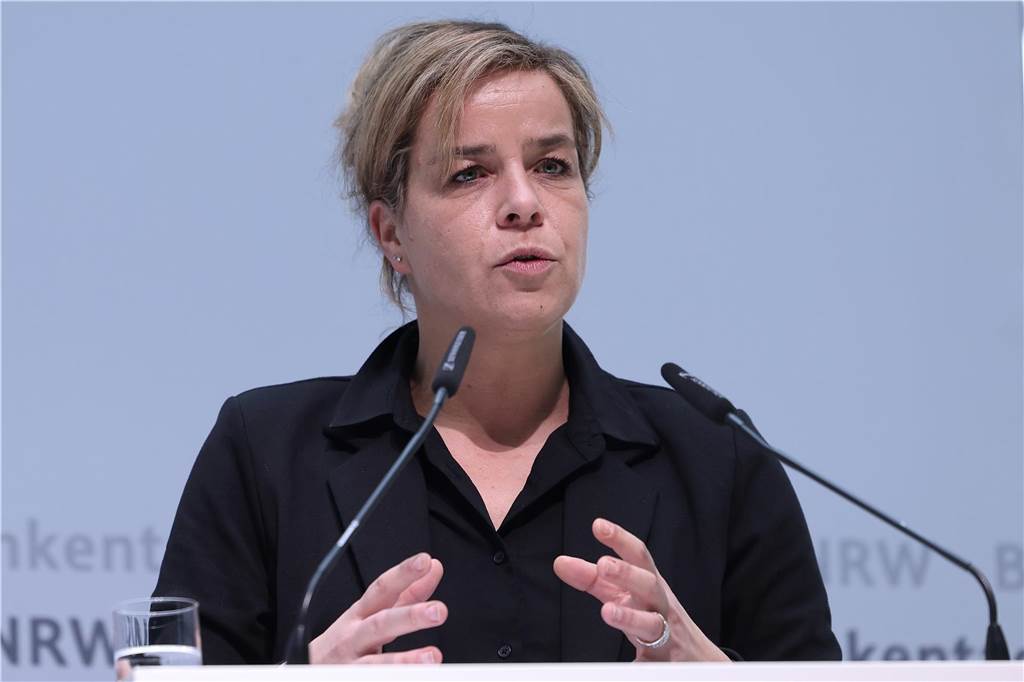 Niederlande planen Mini-AKW an der Grenze zu NRW: Kabinett stellt 65 Millionen bereit Mona Neubaur, Wirtschaftsministerin von Nordrhein-Westfalen