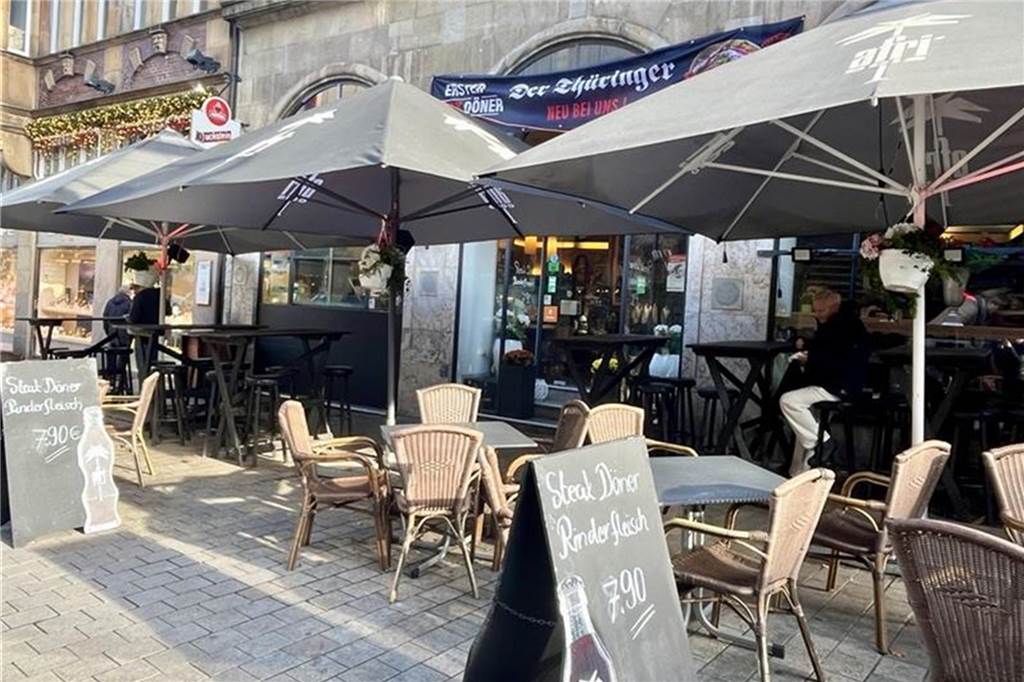 Steak-Döner von „Der Thüringer“ im Check: Edel-Imbiss zum Schnäppchenpreis? Montags gibt es den Steak-Döner beim Dortmunder „Thüringer“-Imbiss am Alten Markt für 7,90 Euro statt 8,90 Euro.