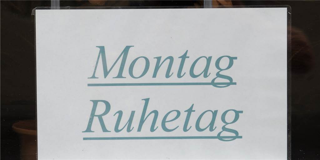 Darum haben Schwerter Restaurants und Cafés montags geschlossen Montags haben viele Restaurants und Cafés in Schwerte geschlossen. Und das hat gleich mehrere Gründe.